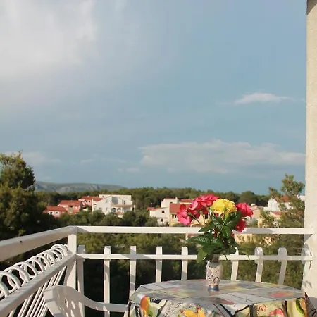 Apartment Brodarica 15708b