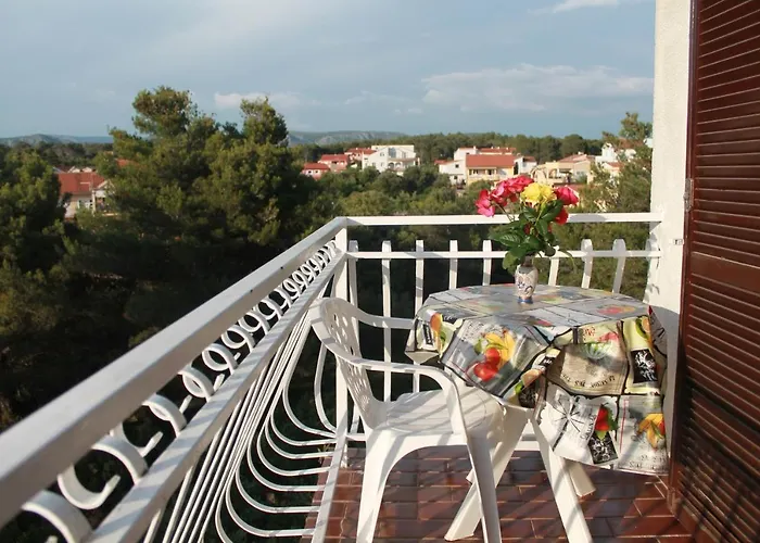 Brodarica 15708b * Razine